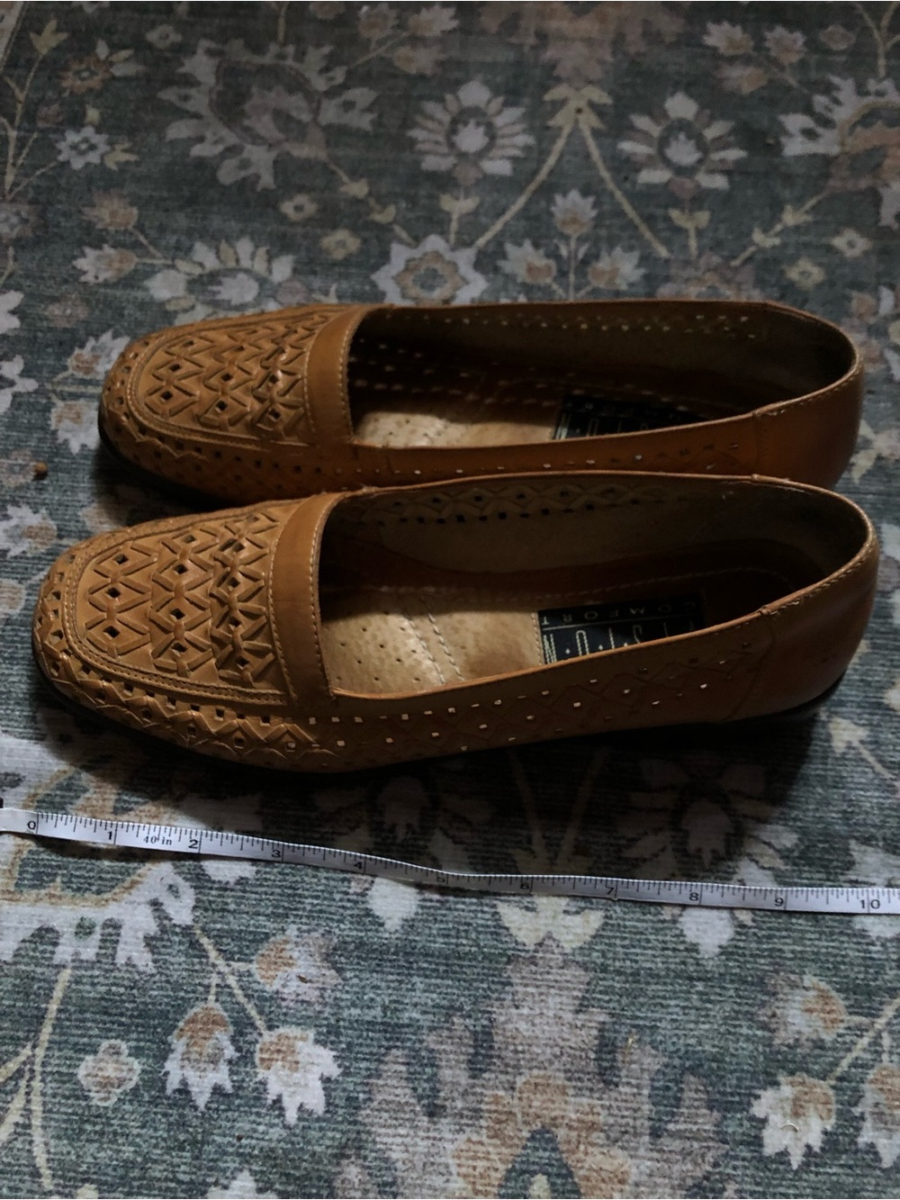 Vintage Tan Leather Slip-On Loafers 🖤 - Picture 9 of 9